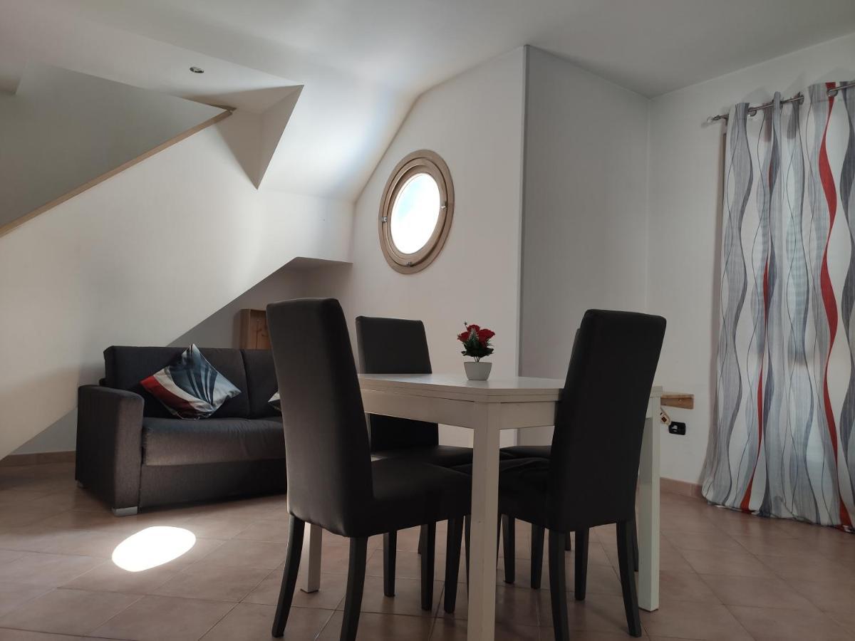 Red Lux Apartment Fiumicino Exterior photo